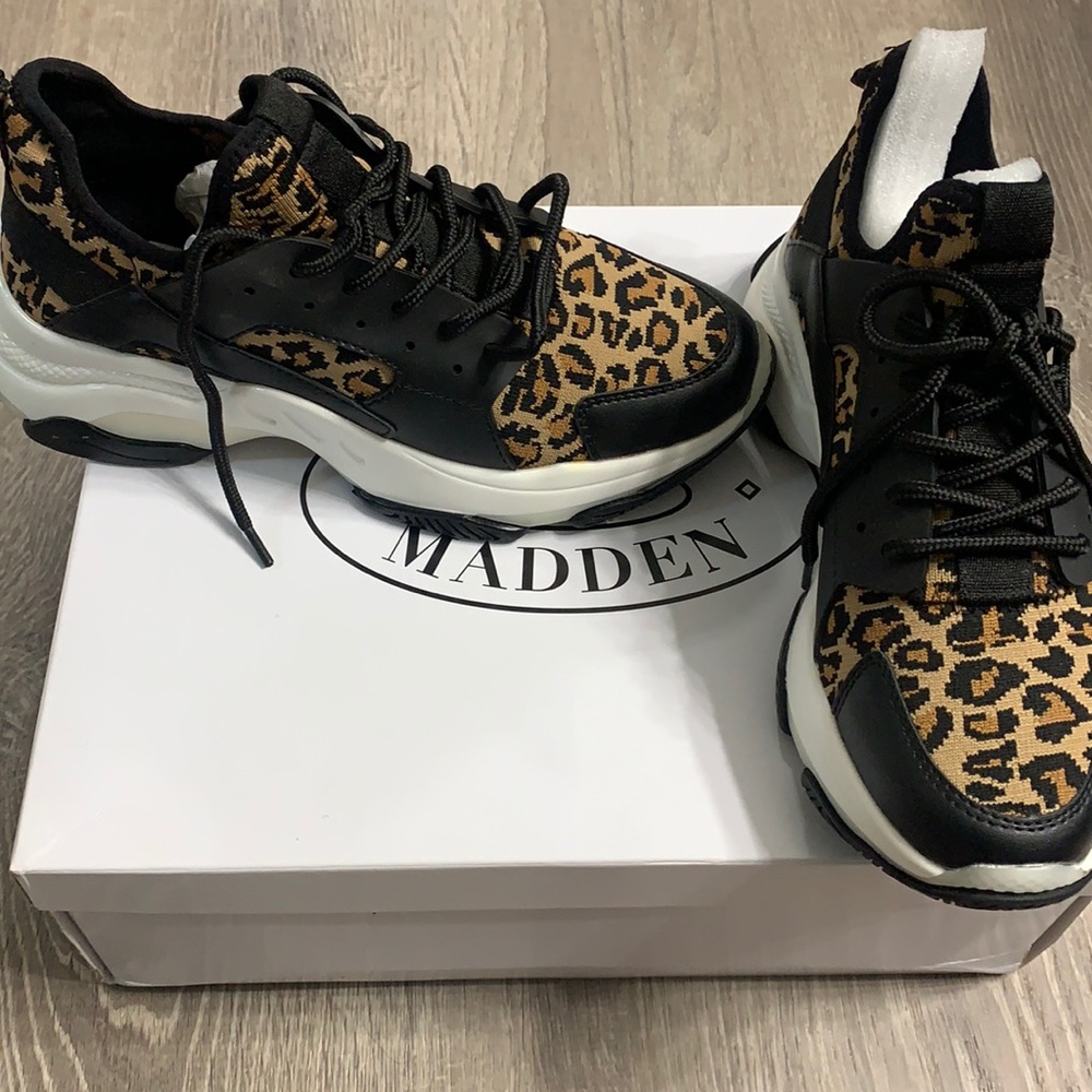 Steve Madden Arelle Leopard Sneakers